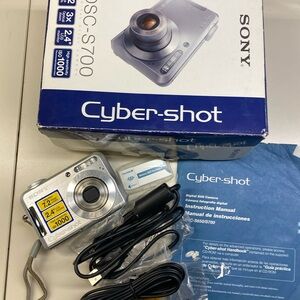 Sony DSC-S700 Cuber-shot Camera
